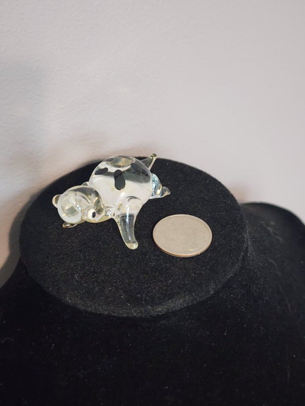 Small Glass Turtle with Black Shell Design - Picture 8 of 8